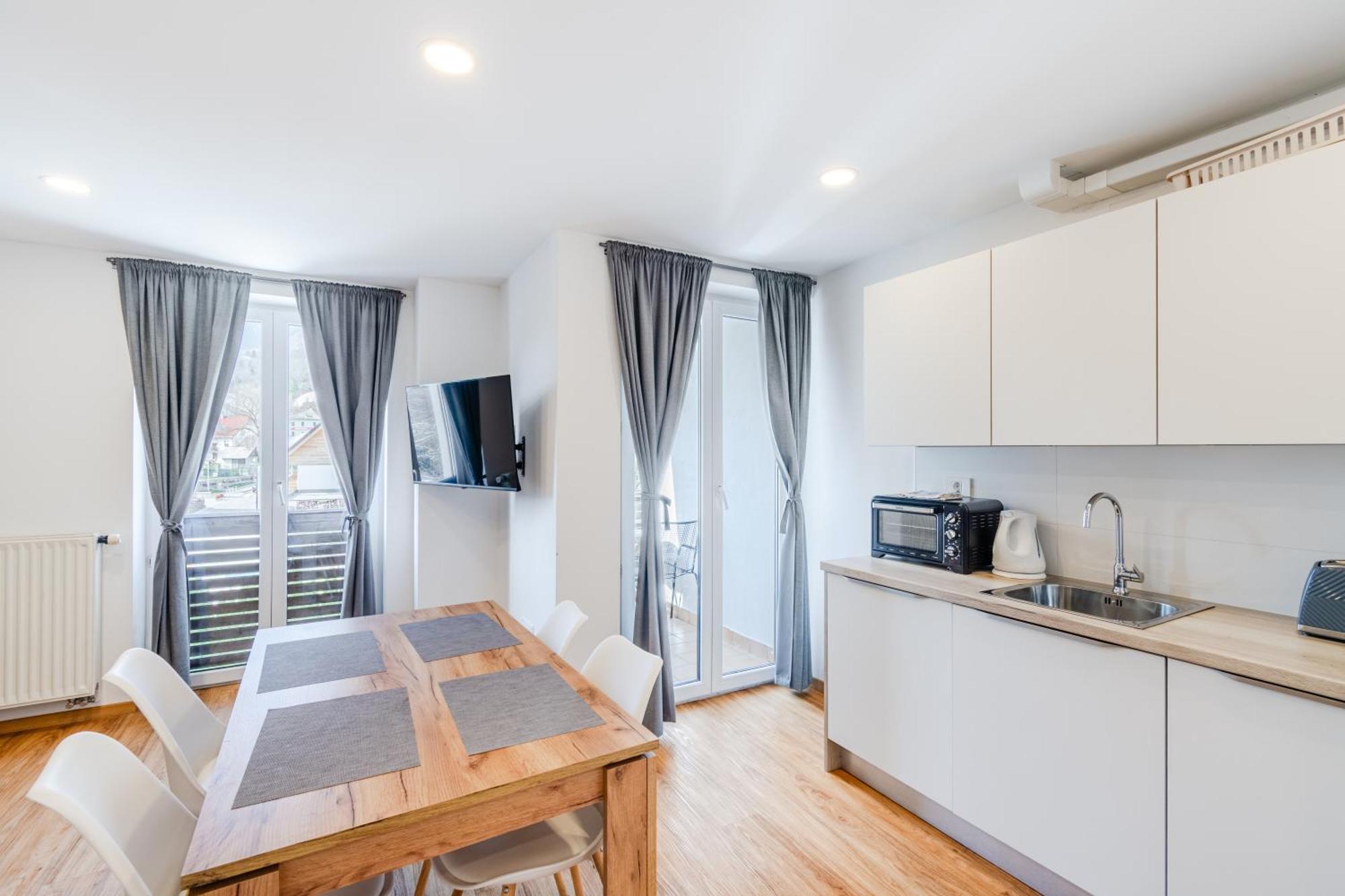 Apartments Skok With Rafting And Free Parking بوويتش الغرفة الصورة