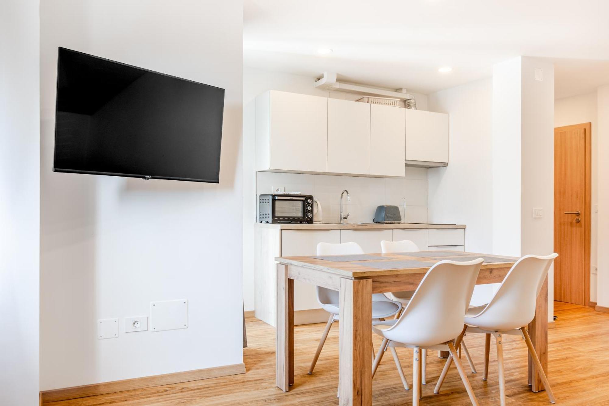 Apartments Skok With Rafting And Free Parking بوويتش الغرفة الصورة