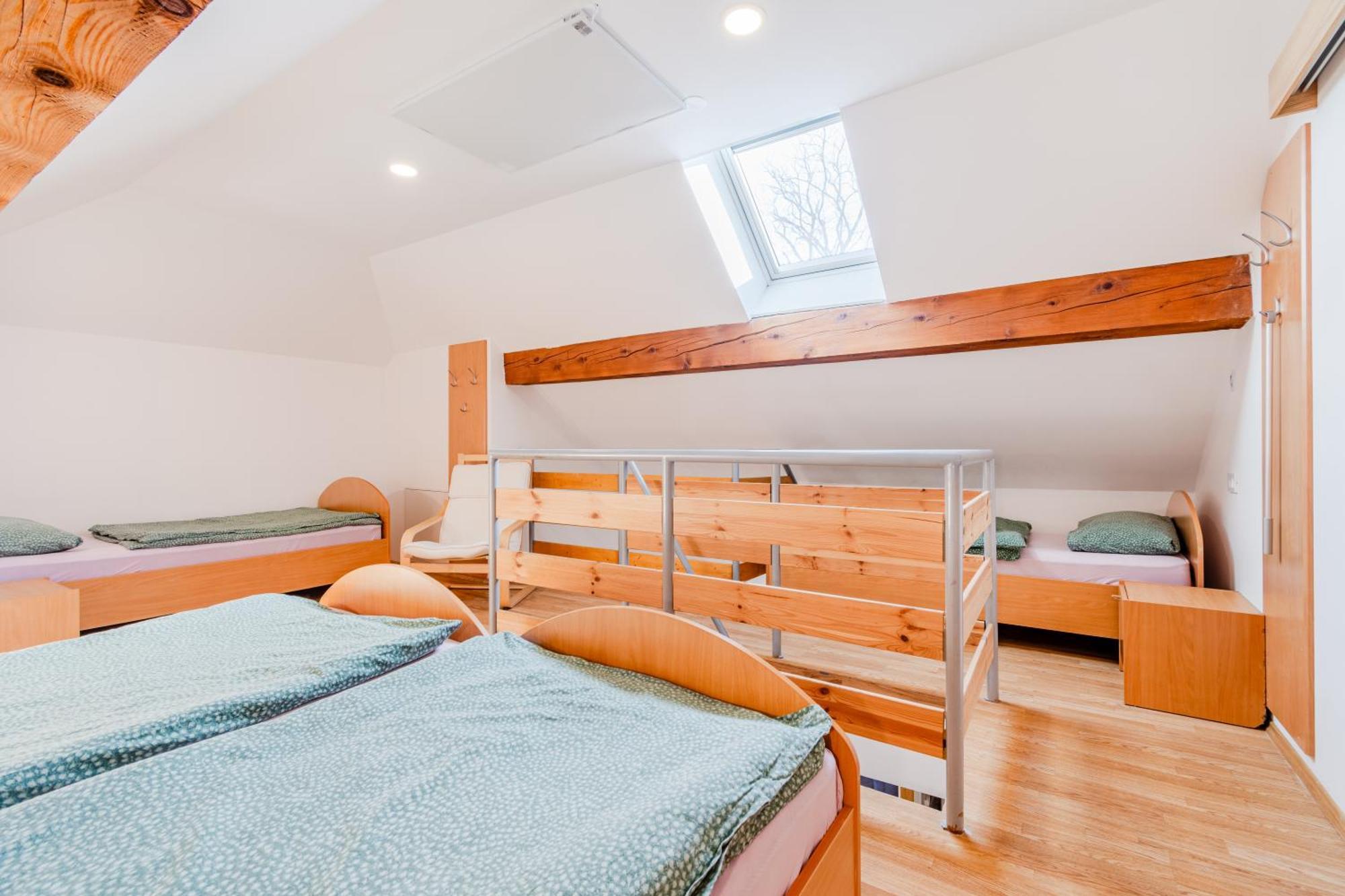 Apartments Skok With Rafting And Free Parking بوويتش الغرفة الصورة