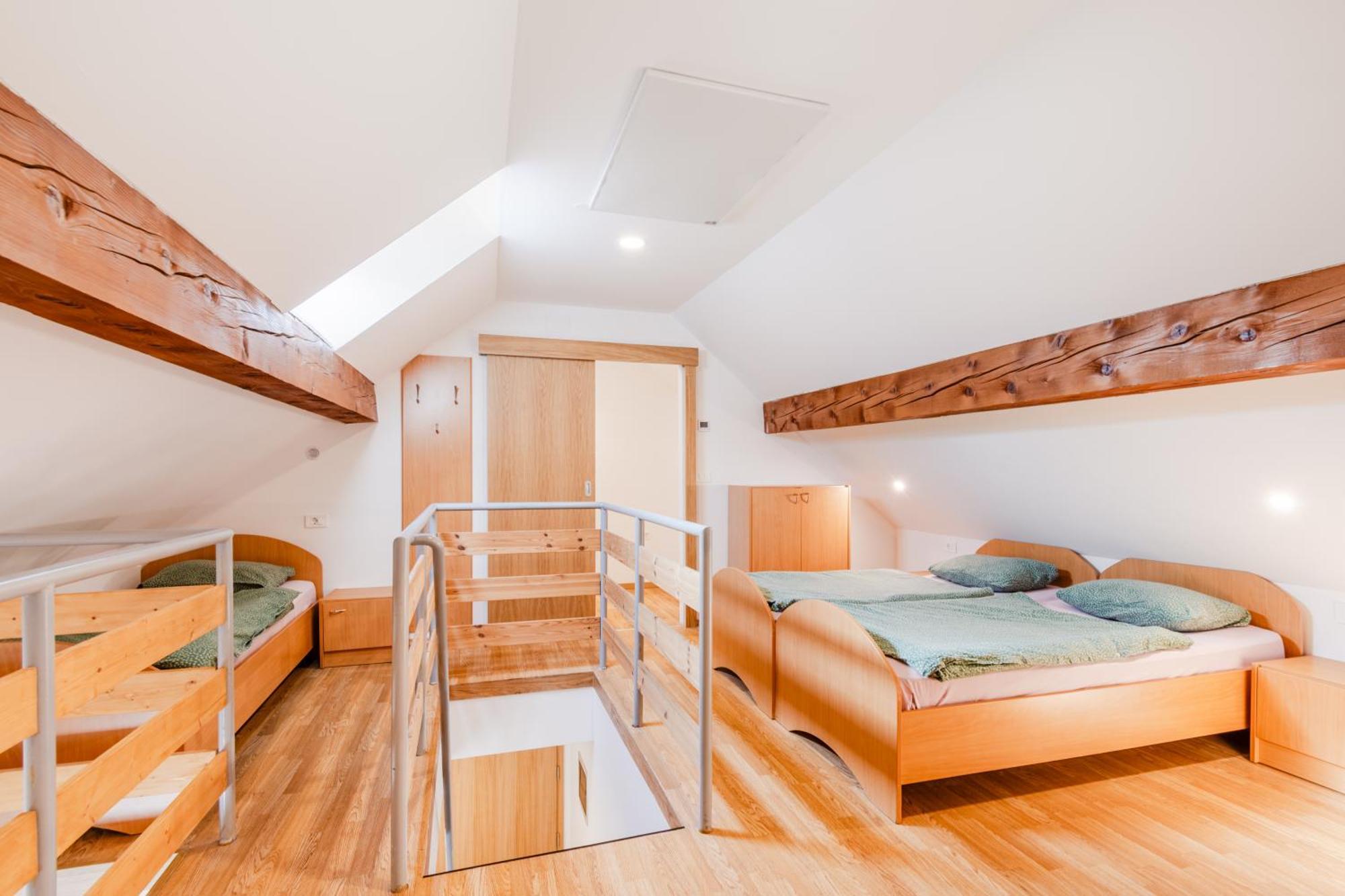 Apartments Skok With Rafting And Free Parking بوويتش الغرفة الصورة